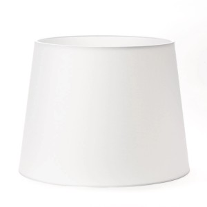 Weißer Stoff-Lampenschirm für Stehlampe, Ø 40 cm, E27. Zeitloses Design für gleichmäßige Beleuchtung.
