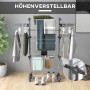 Grauer, klappbarer HOMCOM Wäschetrockner mit 3 Ebenen, Rollen und Wäsche.