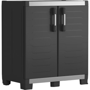 Niedriger Keter XL Garage Kunststoffschrank in Anthrazit mit zwei Türen und silbernen Akzenten.
