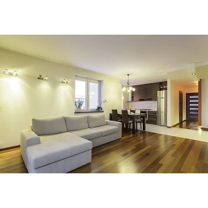 Raumansicht mit weißer, glatter Profhome PremiumVlies Renoviervlies Tapete (1 Palette).