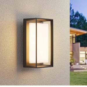 Moderne Arcchio LED Außenwandleuchte Ismera aus Alu und Glas, 25.5cm hoch.