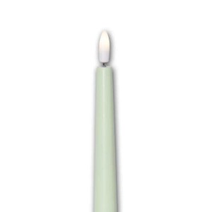 Grüne LED Stabkerze aus Kunststoff mit warmweißer 3D Flamme und Timerfunktion. Teil eines 2er Sets.