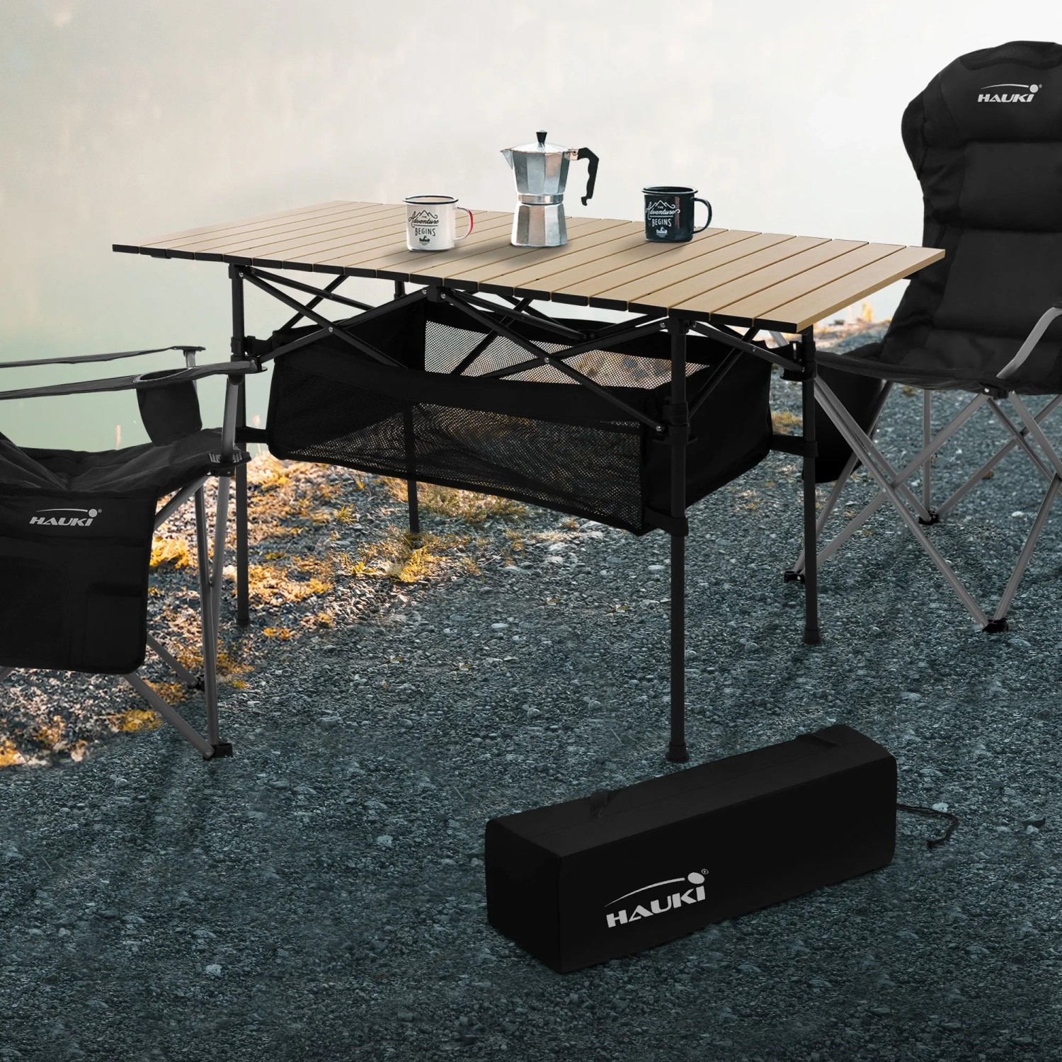 Hauki Campingtisch, faltbar, beige, mit Tragetasche und Zubehör. Ideal für Camping & Outdoor.