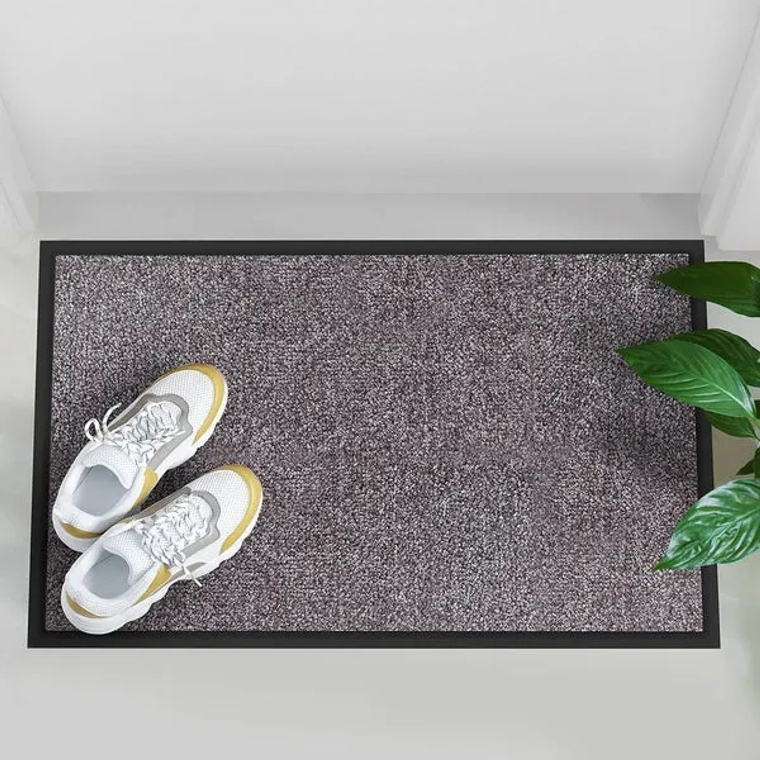 Karat Schmutzfangmatte Rhine, beige-graue Fußmatte 120x180 cm mit Schuhen.