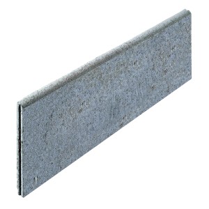 Grauer Rasenkantenstein aus Beton, abgerundet, 30x100x5 cm, für eine klare Beetbegrenzung.