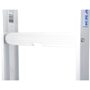 Detailansicht einer Krause Kaminkehrerleiter aus Aluminium mit geriffelten Sprossen.