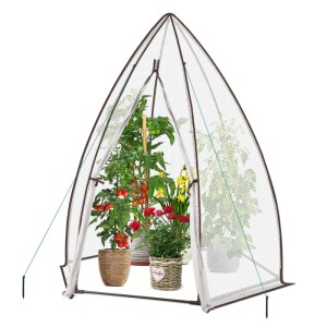 Transparentes sechseckiges Foliengewächshaus mit Spitzdach, schützt Tomaten und Pflanzen. Perfekt als Überwinterungszelt.