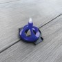 LUX-TOOLS Nivellierhilfe Kratzschutzkappen auf Fliesen, Detailaufnahme des Nivelliersystems.
