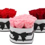 Rosenbox Herz, weiße Box mit rosa und roten Rosen, Schleife.