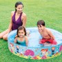 Intex Kinderpool Duckling Snapset Pool mit Kindern und Erwachsenen im Garten.
