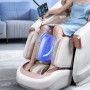 Weißer 360Home Massagesessel mit Frau, die die Beinmassagefunktion nutzt. LED-Touchscreen zeigt Einstellungen. Ideal für Relaxsessel.