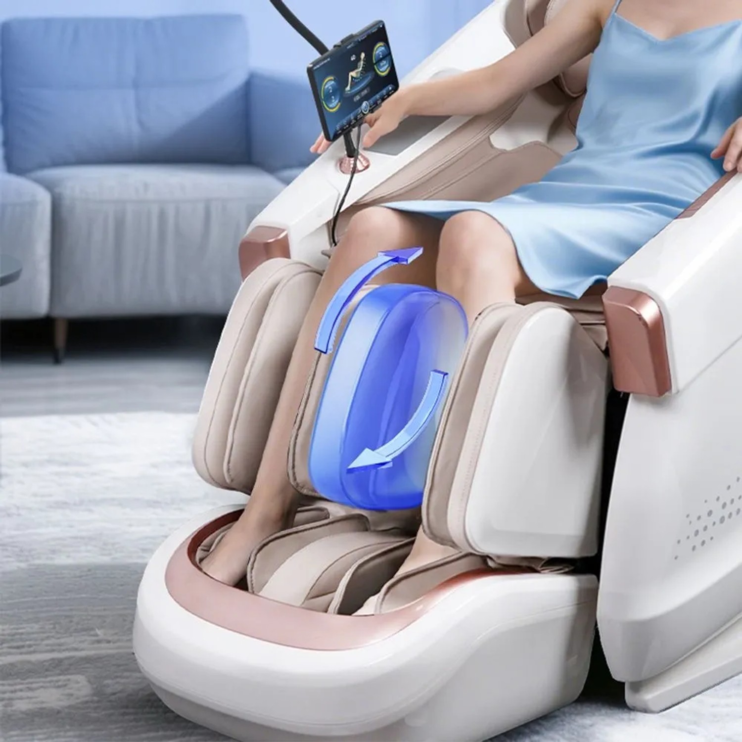 Weißer 360Home Massagesessel mit Frau, die die Beinmassagefunktion nutzt. LED-Touchscreen zeigt Einstellungen. Ideal für Relaxsessel.