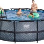 Grauer EXIT Stone Pool ø 488 cm mit Poolleiter und Personen im Wasser.