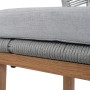 Detailaufnahme: Hellgrauer Proregal Barhocker mit Seilgeflecht, Sitzkissen und Holz-Optik Gestell.