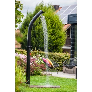 Summer Fun Bodenplatte dunkelbraun unter Gartendusche für sicheren Stand im Garten.