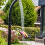 Summer Fun Bodenplatte dunkelbraun unter Gartendusche für sicheren Stand im Garten.