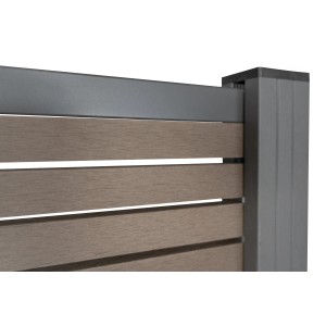 Detailansicht des GartenLand WPC Zaun Set Air Gap in Schokobraun mit anthrazitfarbenem Aluminiumrahmen.