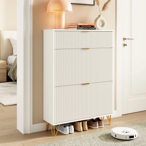 Weißer PXloue Schuhschrank mit Schuhkippen und goldenen Füßen im Flur.