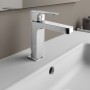 Ideal Standard Cerafine D Waschtischarmatur, Chrom, ohne Ablaufgarnitur auf einem weißen Waschbecken.