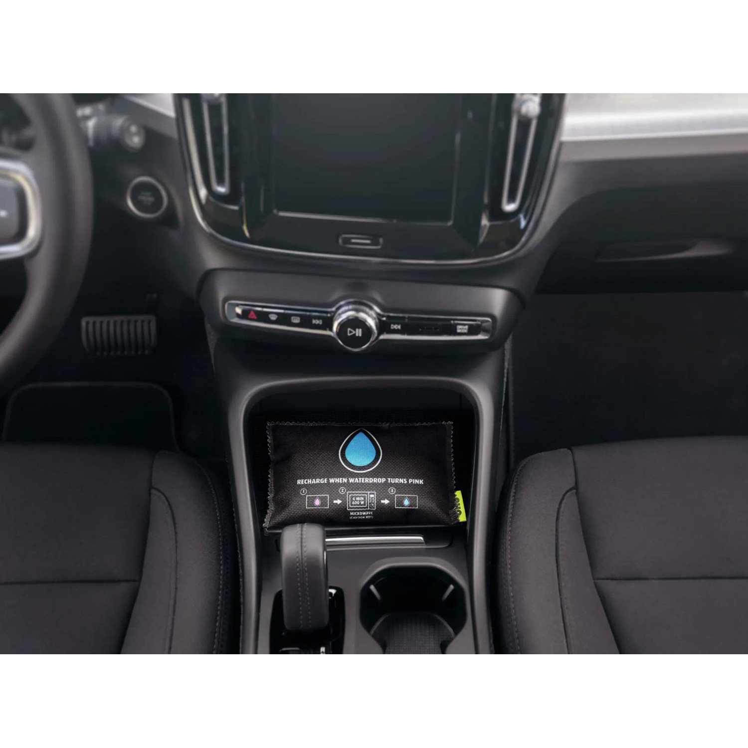 Uhu Luftentfeuchter Auto im Innenraum eines Autos, zur Reduzierung von Feuchtigkeit.