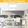 Büro mit zwei LED Panel Rasterleuchten (62x62 cm) mit Drahtseilaufhängung.