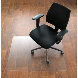Transparente Bodenschutzmatte 90x120cm unter Bürostuhl auf Holzboden.