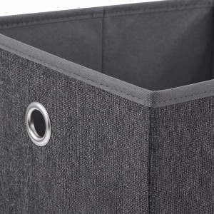 Dunkelgraue Stoffbox mit Metallöse. Faltbare Aufbewahrungsbox aus Vliesstoff für Schrank & Regal, 33x33x33 cm.