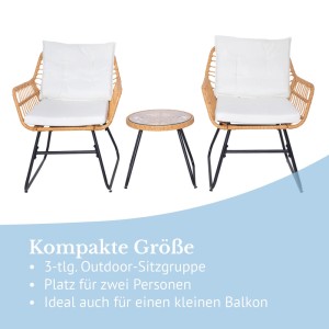 Svita Amalfi Rattan Balkonset: 3-teilige Gartenlounge mit 2 Stühlen, weiß gepolstert, und rundem Tisch. Naturfarben.