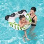 Kind mit Bestway Schwimmring im Panda Design im Pool. Schwimmhilfe für Kinder von 3-6 Jahren.