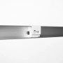 Detailaufnahme der grauen LED-Feuchtraumleuchte (150 cm) mit weißer Halterung.