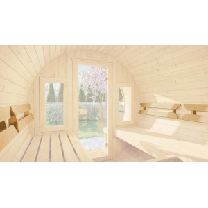 Innenansicht Fasssauna 198 mit montierter Weka Rückenlehne aus hellem Holz.
