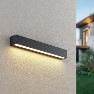 Moderne, schwarze LED Wandleuchte Lengo für den Außenbereich aus Aluminium. Warmweißes Licht.