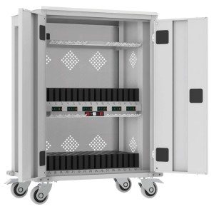 Lichtgrauer Notebookwagen mit 32 Tablet- und 1 Laptopfach, offene Tür, auf Rollen.