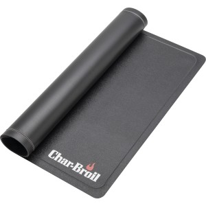 Char-Broil Grillmatte aus PVC, teilweise aufgerollt, mit Logo. Grillutensil zum Schutz vor Spritzern.