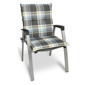 Blau karierte Beautissu Niederlehner Gartenstuhlauflage 100x50x6cm auf einem Gartenstuhl.