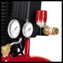 Detailaufnahme: Einhell TE-AC 230/24 Kompressor mit Manometer, Druckminderer und Schnellkupplung.