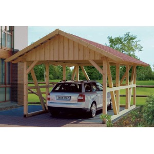 Skan Holz Carport Schwarzwald: Einzelcarport aus Holz mit Auto, Dachlattung für Dachziegel.