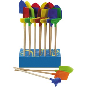 Happy People Sand- und Gartengeräte Set, farblich sortiert, mit Holzgriffen.