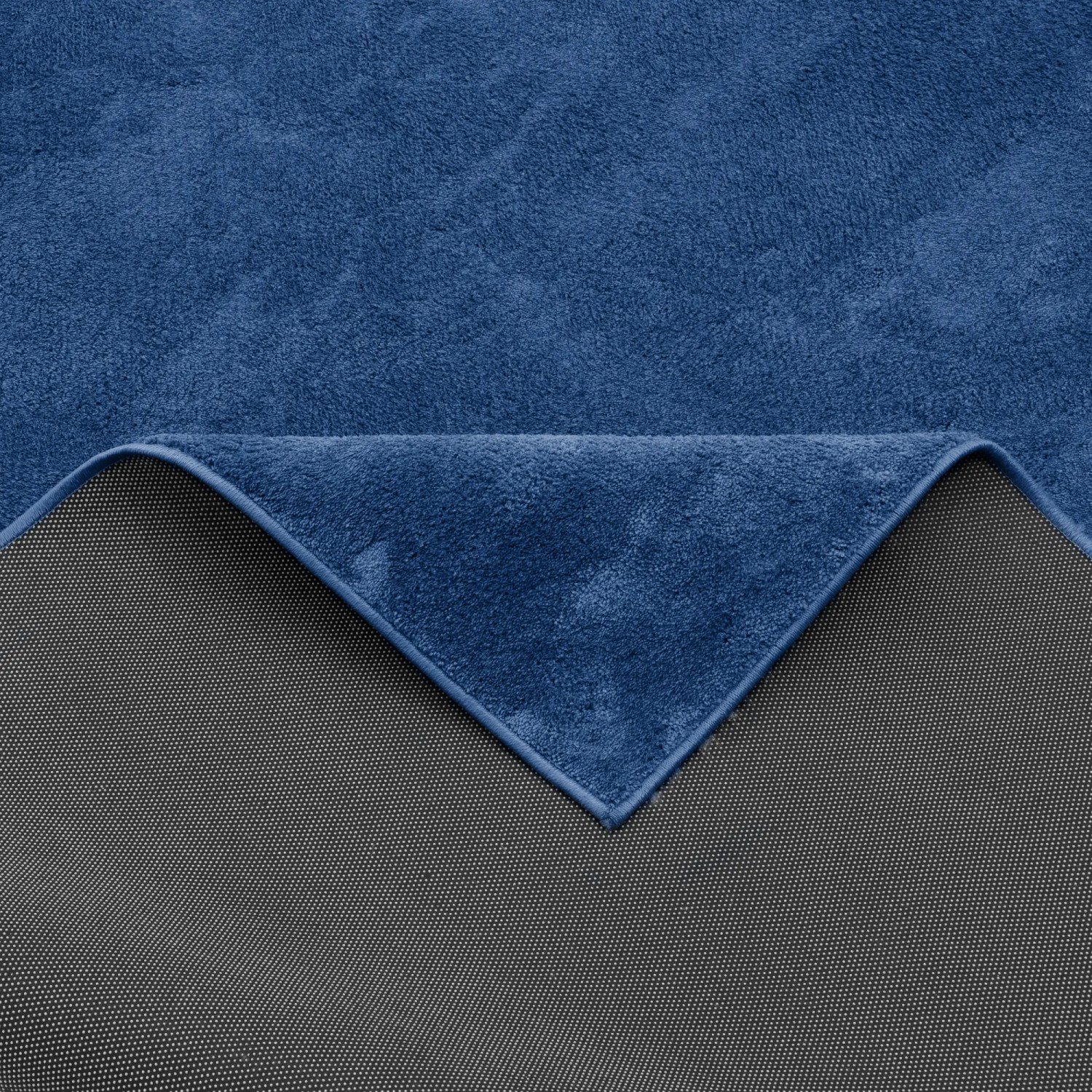 Dunkelblauer Pergamon Hochflor Teppich Melia, 140x200cm, mit rutschfester Unterseite.