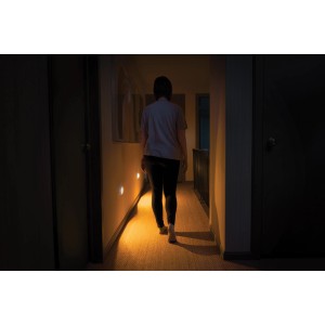 Mr.Beams MB720Amber Nachtlicht mit Bewegungssensor im Flur.