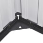 Detailaufnahme: Eckverbindung des Firstline Gerätehauses aus Metall, anthrazitfarben.