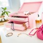 Pinke Mini Toolbox mit 2 Schubladen und Deckel zur Aufbewahrung von Kleinteilen.