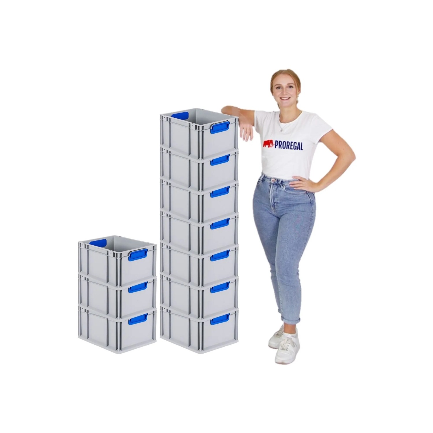 PROREGAL Spar Set: 10 graue Euroboxen mit blauen Griffen und Deckeln, gestapelt.