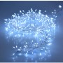 LED Lichterkette Cluster mit 200 kaltweißen LEDs auf Silberdraht für den Innenbereich.