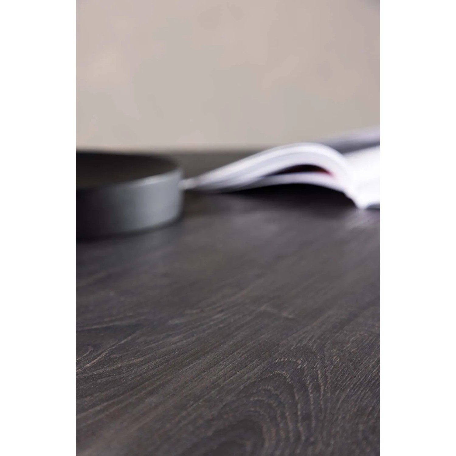 Detailaufnahme: ebuy24 Lanzo Esstisch Ø120cm in Mocca mit Holzmaserung.