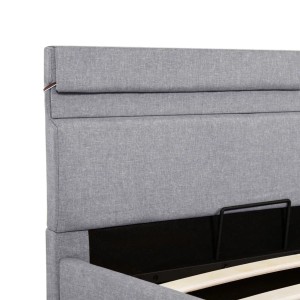 Detailansicht: Hellgraues Stoffbett mit Bettkasten und Lattenrost (90x200 cm).