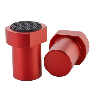 Rote Aluminium Bankhaken (20 mm) für Werkbänke mit Lochraster. Rutschfeste Auflage für sicheres Fixieren von Werkstücken.