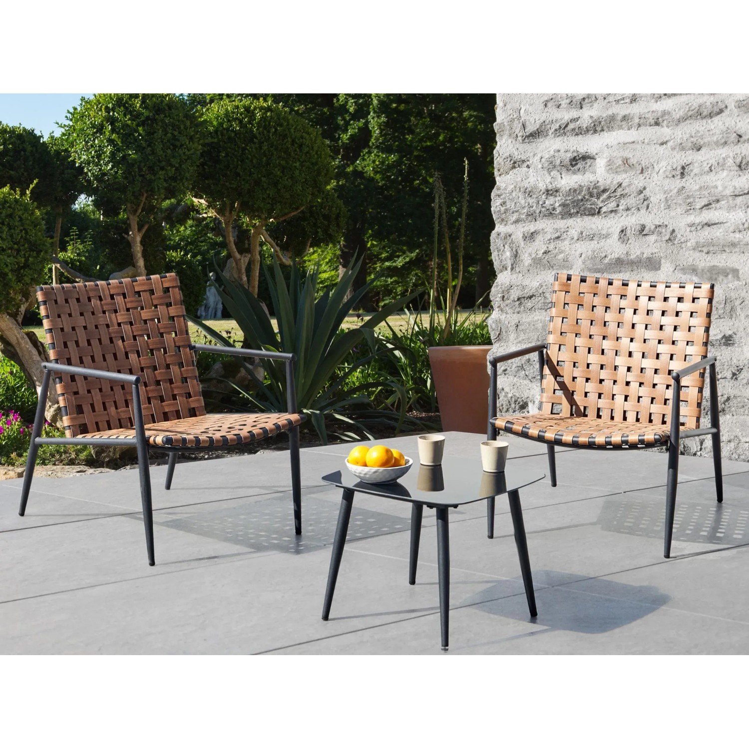 Beliani Bistro Set ZIRIA in Braun/Schwarz: 2 Stühle und 1 Tisch für Terrasse und Garten.