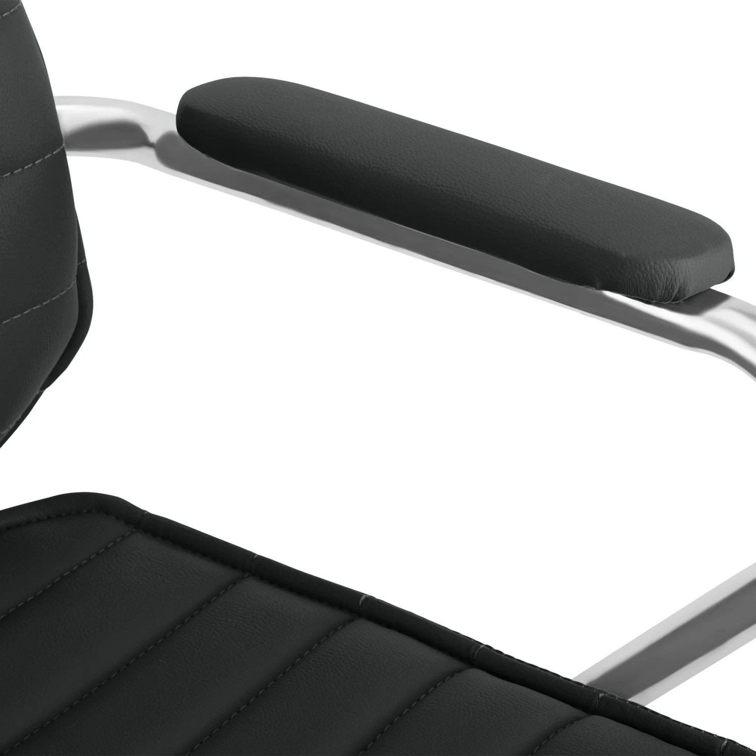 Detailansicht: Schwarzer, ergonomischer DELUKE Bürostuhl FUGOR mit Armlehne.