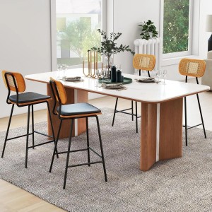 Costway Barhocker 2er Set mit Rattanlehne und Fußstütze am Esstisch.